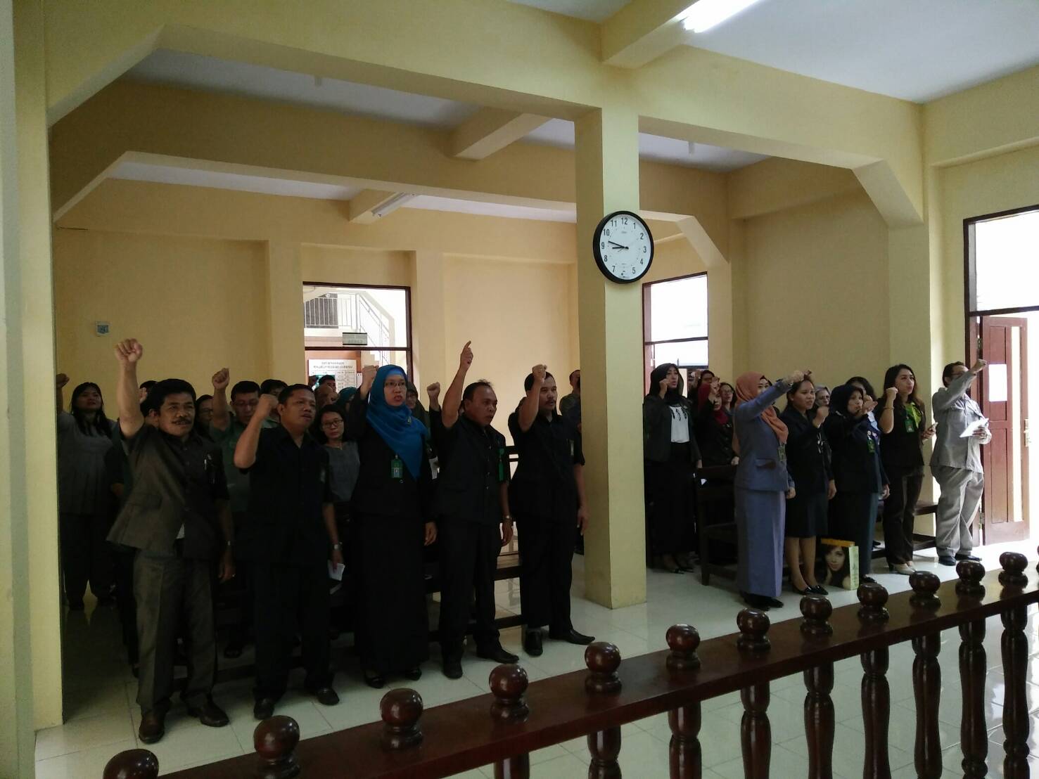 KUNJUNGAN KERJA TIM PEMERIKSAAN PENGADILAN TINGGI MEDAN DI PENGADILAN NEGRI BINJAI DENGAN TEMA MENYONGSONG AKREDITASI MELALUI PENGAWAN DAN PEMBINAAN HATIWAS PENGADILAN TINGGI SUMATERA UTARA KUNJUNGAN KERJA TIM PEMERIKSAAN PENGADILAN TINGGI MEDAN DI PENGADILAN NEGRI BINJAI DENGAN TEMA MENYONGSONG AKREDITASI MELALUI PENGAWAN DAN PEMBINAAN HATIWAS PENGADILAN TINGGI SUMATERA UTARA