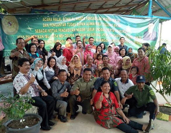 HALAL BI HALAL KELUARGA BESAR PN BINJAI KELAS IB DAN PELEPASAN DAN PENGHANTAR TUGAS Bapak ALIMIN RIBUT SUJONO, SH., MH SERTA SYUKURAN PELANTIKAN IBU JUITA MEI DELIMA SEBAGAI KA.SUB.BAG PTIP SERTA JULINDA, SE., MH SEBAGAI KA.SUB BAG UMUM DAN KEUANGAN HALAL BI HALAL KELUARGA BESAR PN BINJAI KELAS IB DAN PELEPASAN DAN PENGHANTAR TUGAS Bapak ALIMIN RIBUT SUJONO, SH., MH SERTA SYUKURAN PELANTIKAN IBU JUITA MEI DELIMA SEBAGAI KA.SUB.BAG PTIP SERTA JULINDA, SE., MH SEBAGAI KA.SUB BAG UMUM DAN KEUANGAN