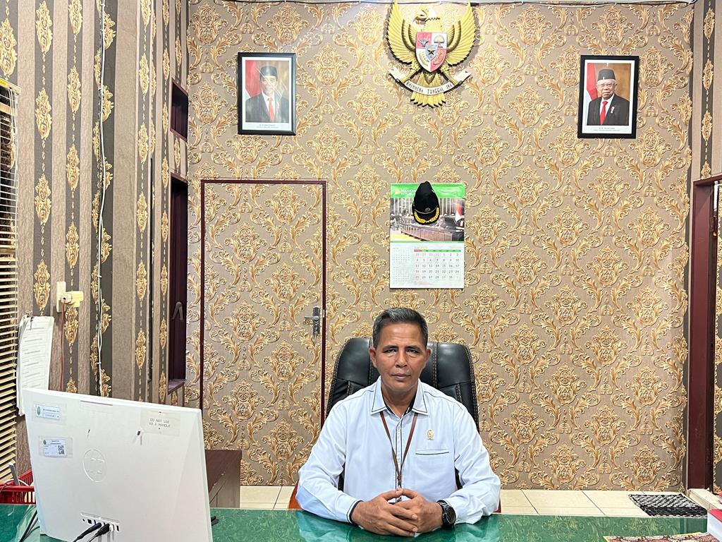KETUA PENGADILAN NEGERI BINJAI KELAS 1B BAPAK FAUZI, S.H.,M.H MEMIMPIN APEL TERAKHIR SEBAGAI PEMBINA UPACARA DIHALAMAN PENGADILAN NEGERI BINJAI.