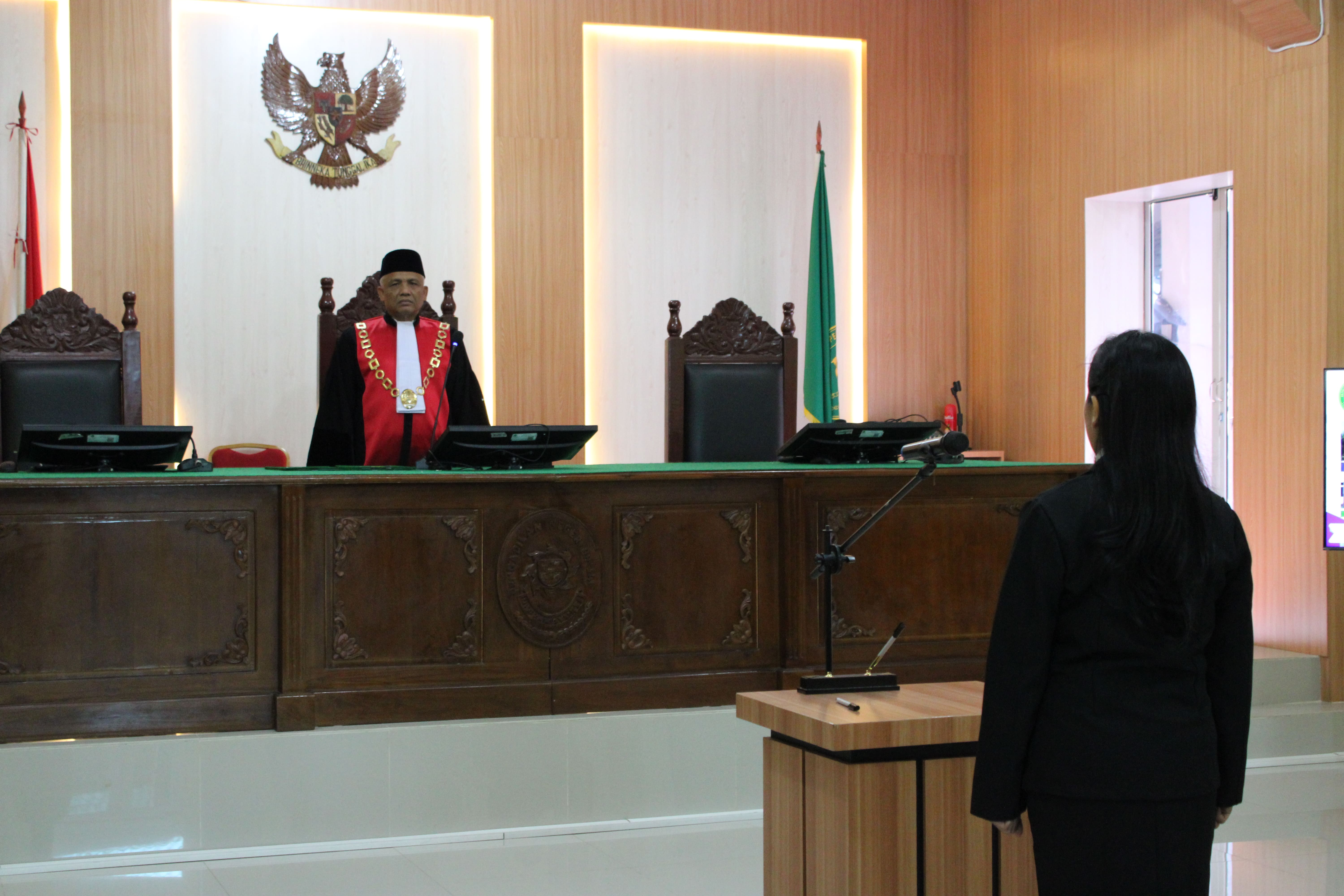 PENGAMBILAN SUMPAH JABATAN DAN PELANTIKAN PANITERA PENGGANTI PENGADILAN NEGERI BINJAI